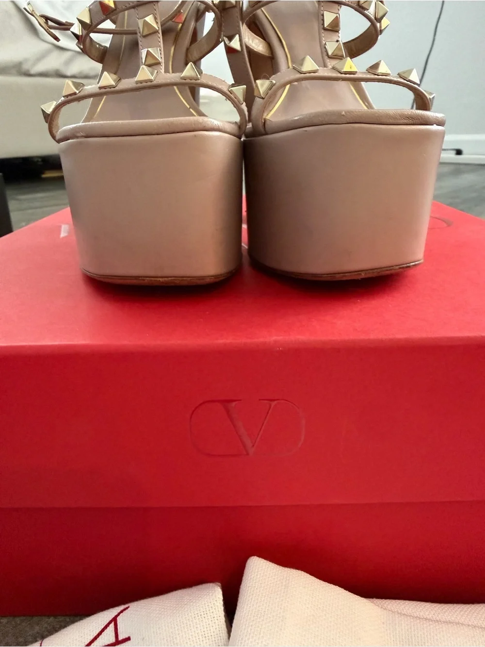 Valentino excellent pre